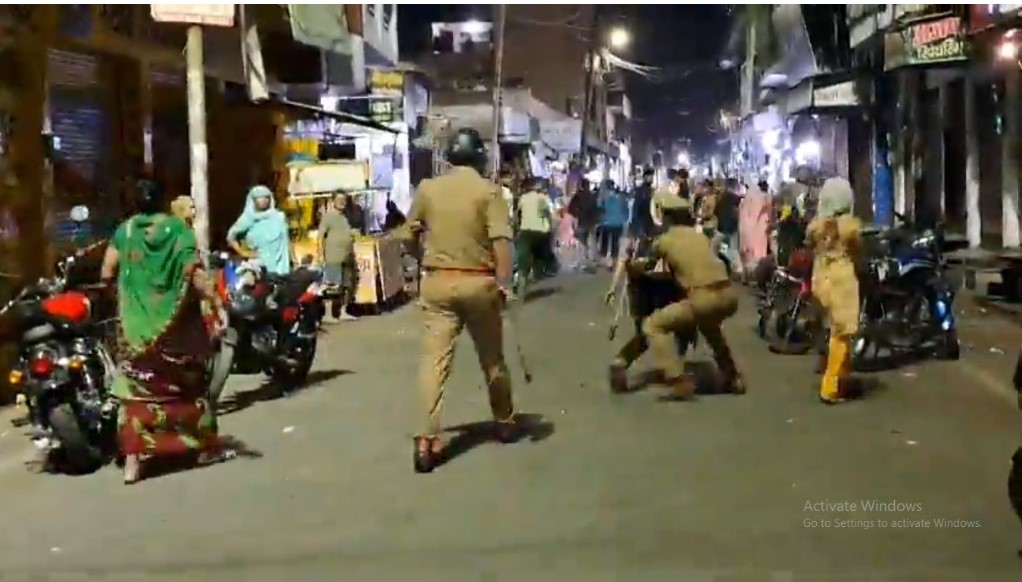 यूपीः फिरोजाबाद पुलिस हिरासत में मौत, दलितों ने आंदोलन छेड़ा, 30 पर कार्रवाई