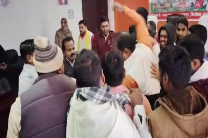 UP:Chairman beats up Dalit councillor in Nagar Panchayat meeting for asking questions, video goes viral