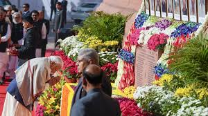 PM Modi, Rahul Gandhi join leaders in paying tribute to heroes of 2001 parliament attack